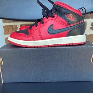 Jordan 1 Mid (PS)